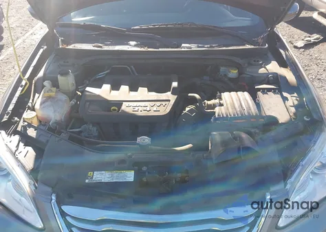 2013 Chrysler 200 Touring из США, поврежденный, VIN 1C3CCBBB0DN538760